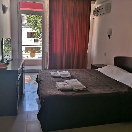 קוסטינסטי Hotel Prestige מראה חיצוני תמונה