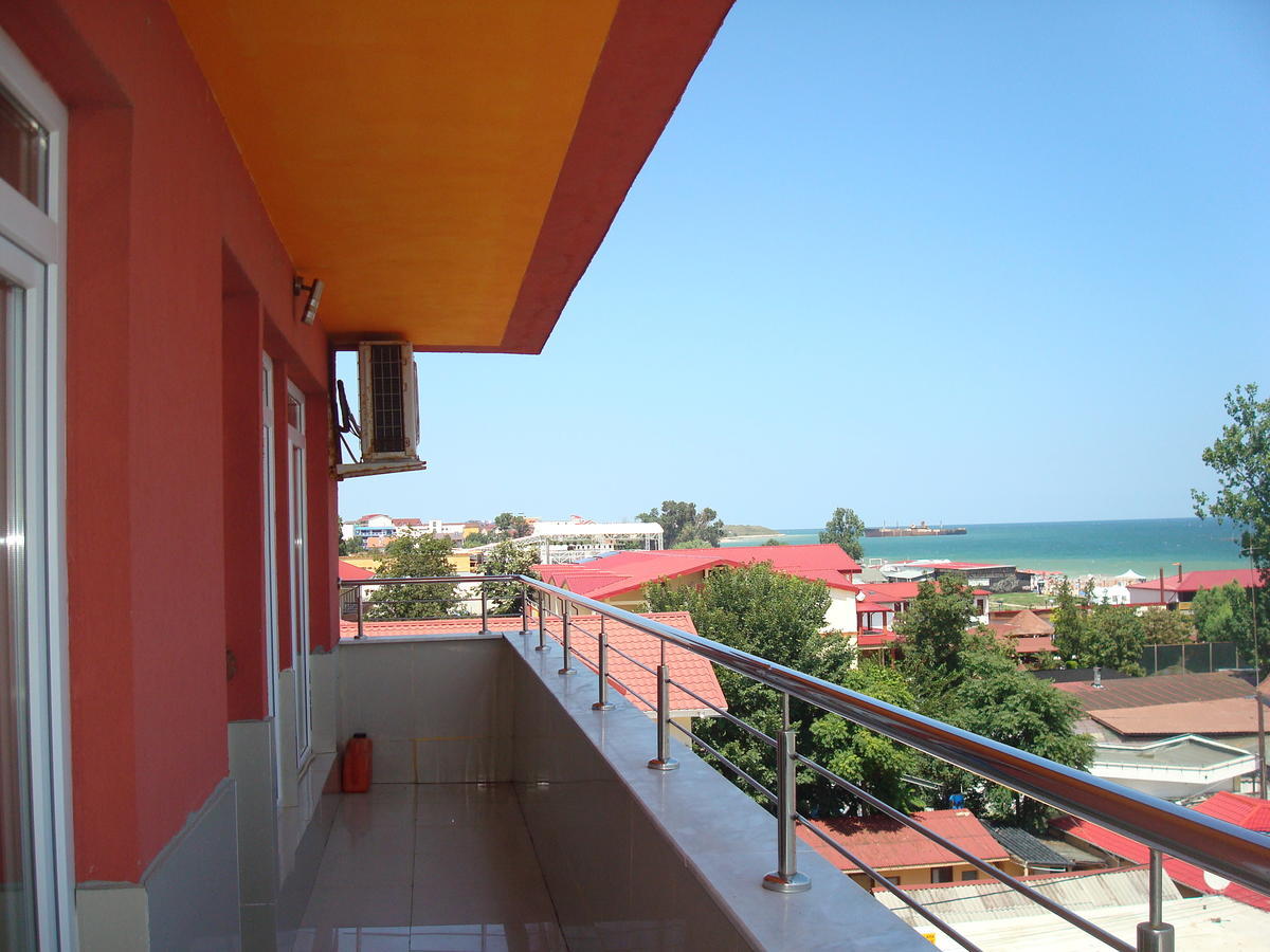 קוסטינסטי Hotel Prestige מראה חיצוני תמונה