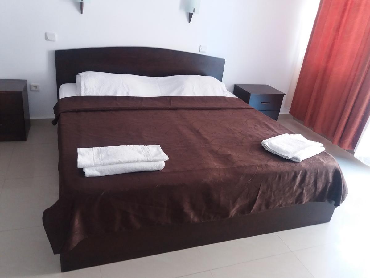 קוסטינסטי Hotel Prestige מראה חיצוני תמונה