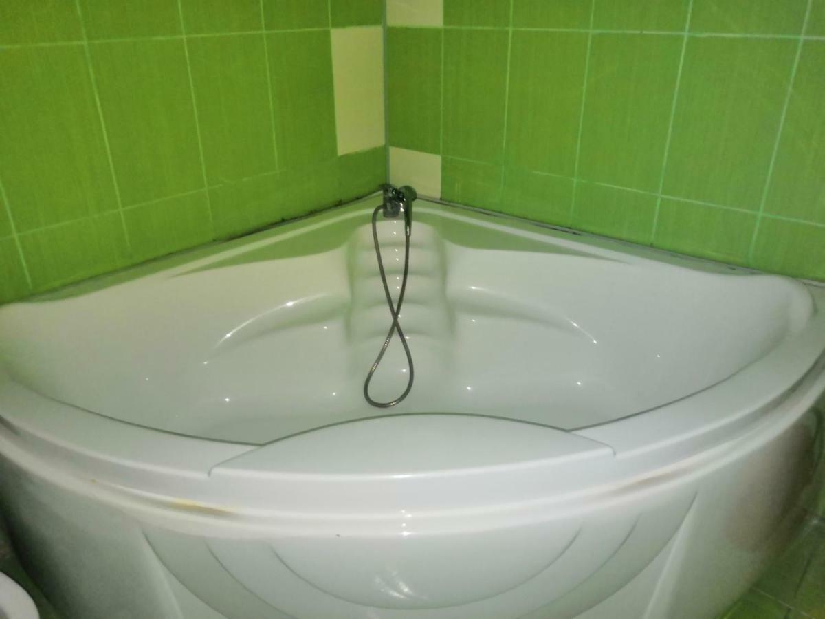 קוסטינסטי Hotel Prestige מראה חיצוני תמונה